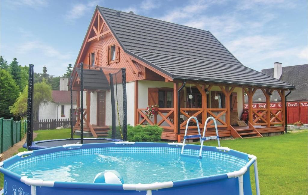 Дома для отпуска Three-Bedroom Holiday Home in Klodawa Kłodawa